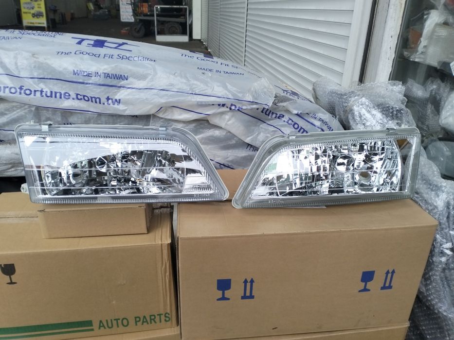 Фара Ниссан А-32 максима