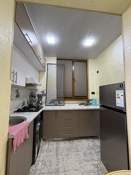 8-maktab yonidan kvartira Ijaraga beriladi