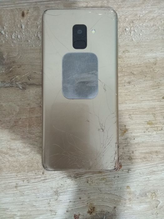 Смартфон Samsung galaxy A8 plus