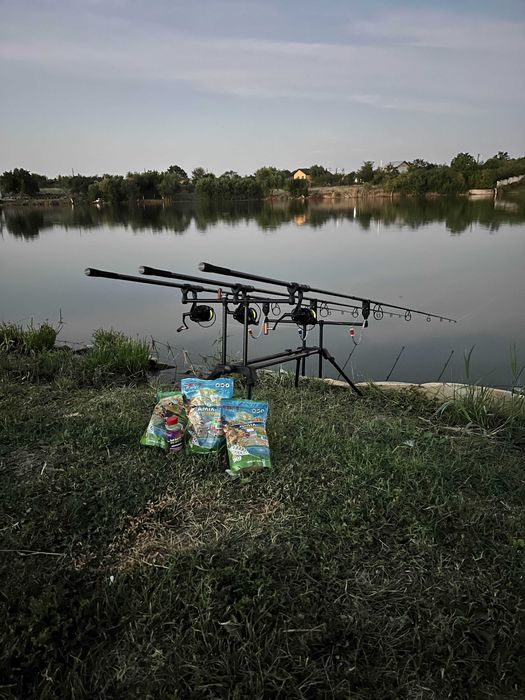 Se vand 3 Lansete Hakuyo MTX 8 + Mulinete Delphin BlacX 6T