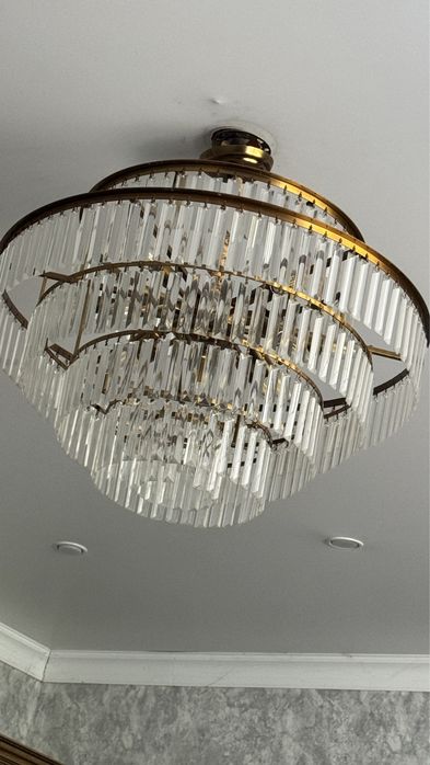 Люстра золотистый