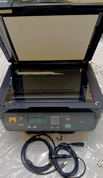 Срочно продам !!!   EPSON M200 принтер ч/б чернильные.