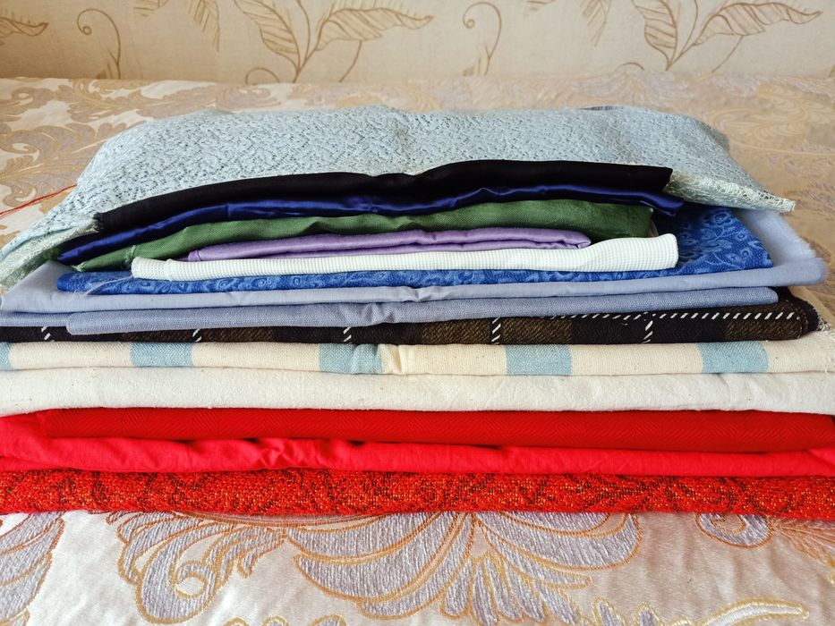 Ткани, отрезы разной длины