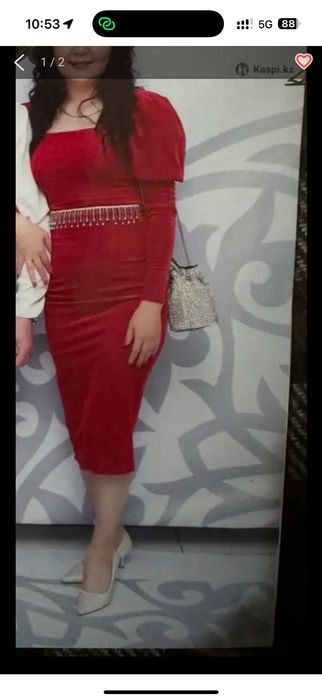 Платье по 10000тыс почти новые один раз одевала