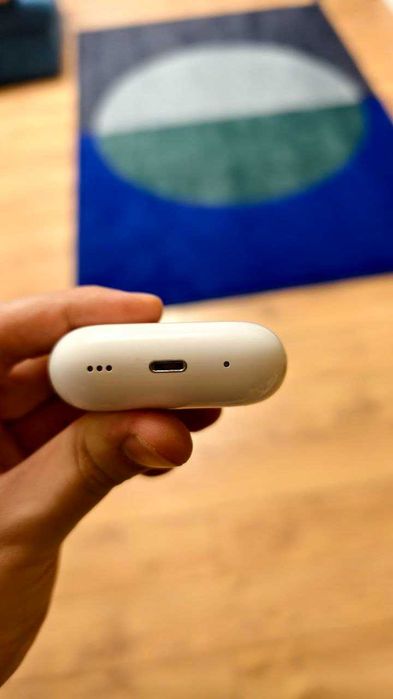 Продам кейс от airpods pro 2, коробка, идеальное сост