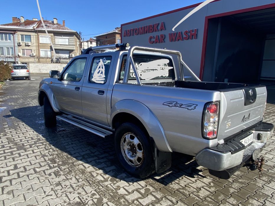 Nissan Navara 2.5 DI YD25 мотор 133 коня на части 2004година