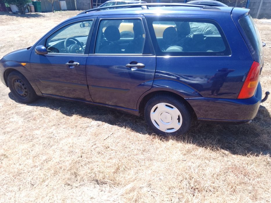 Dezmembrez Ford focus 1 1 8 Tddi Anul 2000