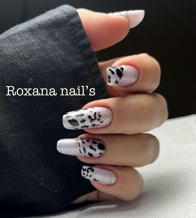 Unghii cu gel , semipermanenta , tips reutilizabil.