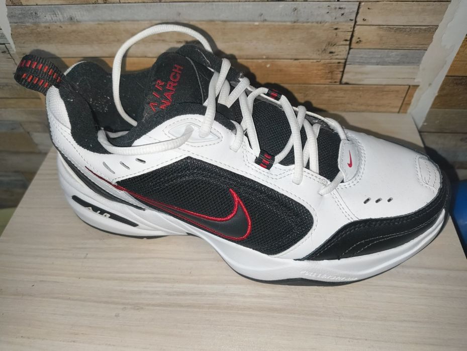 Продавам маратонки Nike Air Monarch