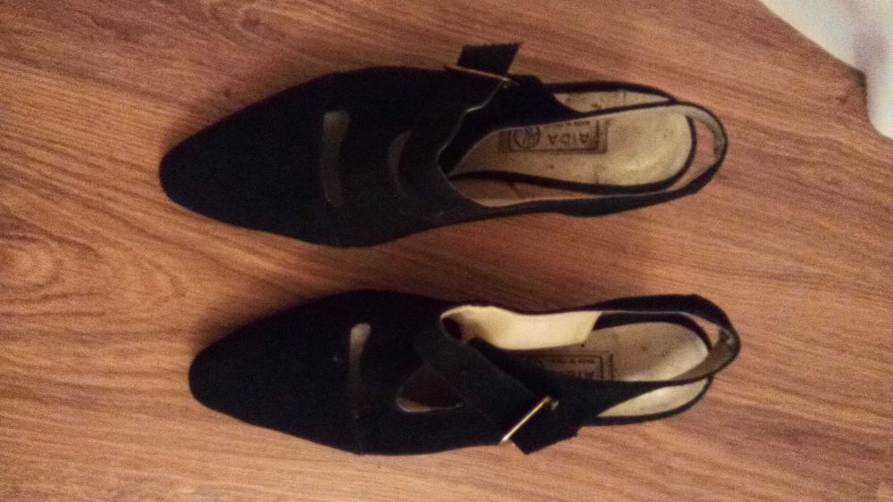 Аёллар кийими 50-52размер донаси 80минг сум+туфли Италия БЕПУЛ