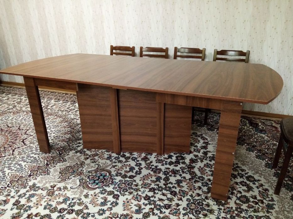 Продаю раздвижной стол консоль.
