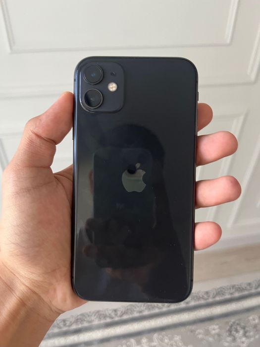 iPhone 11 с каропкам