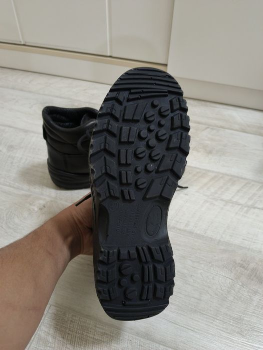 Спец. обувь - ботинки демисезонные 42р