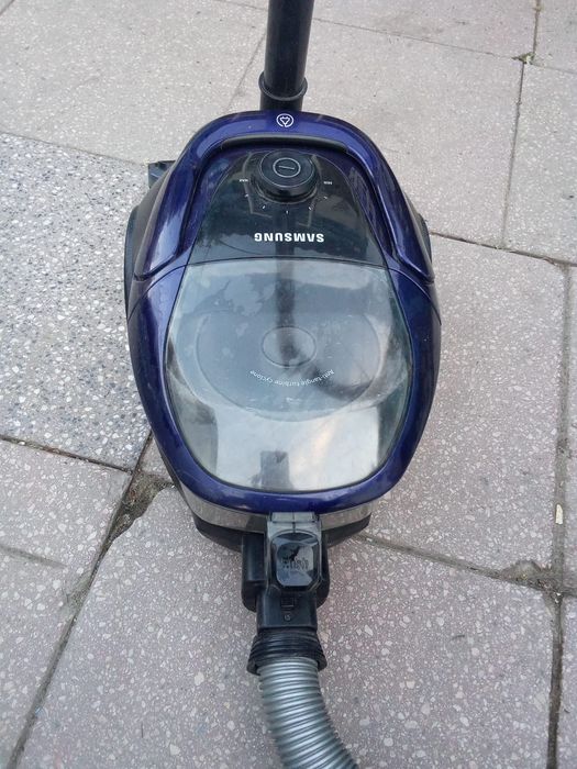 Срочно продам Пылесос samsung