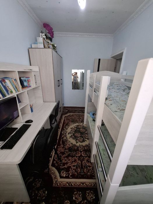 Uy sotiladi.  Sergeli tum. Oltin vodiy mahalla