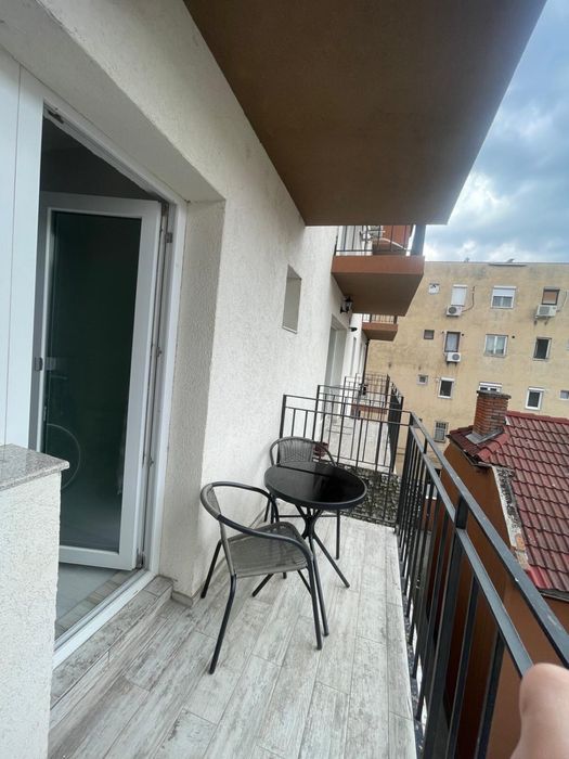Inchiriez apartament modern 3 camere,bloc nou ultracentral Arad-disponibil de la 1 iulie