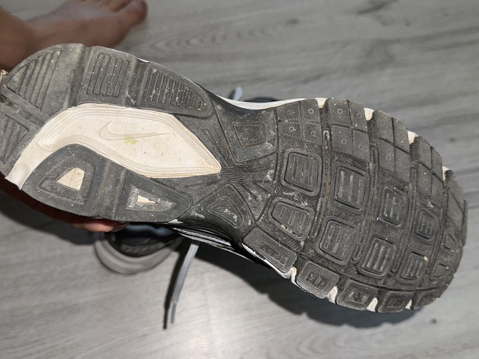Adidasi nike