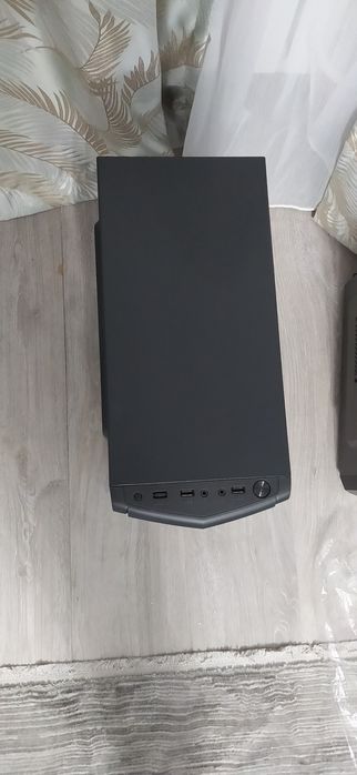 Продам компьютерный кейс Aero cool