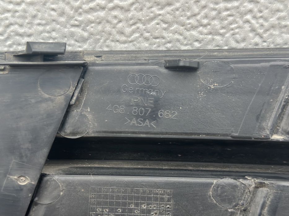 Дясна решетка AUDI A7 C7 4G8807682