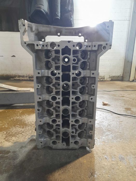 Продам головку двигателя М111 2.3