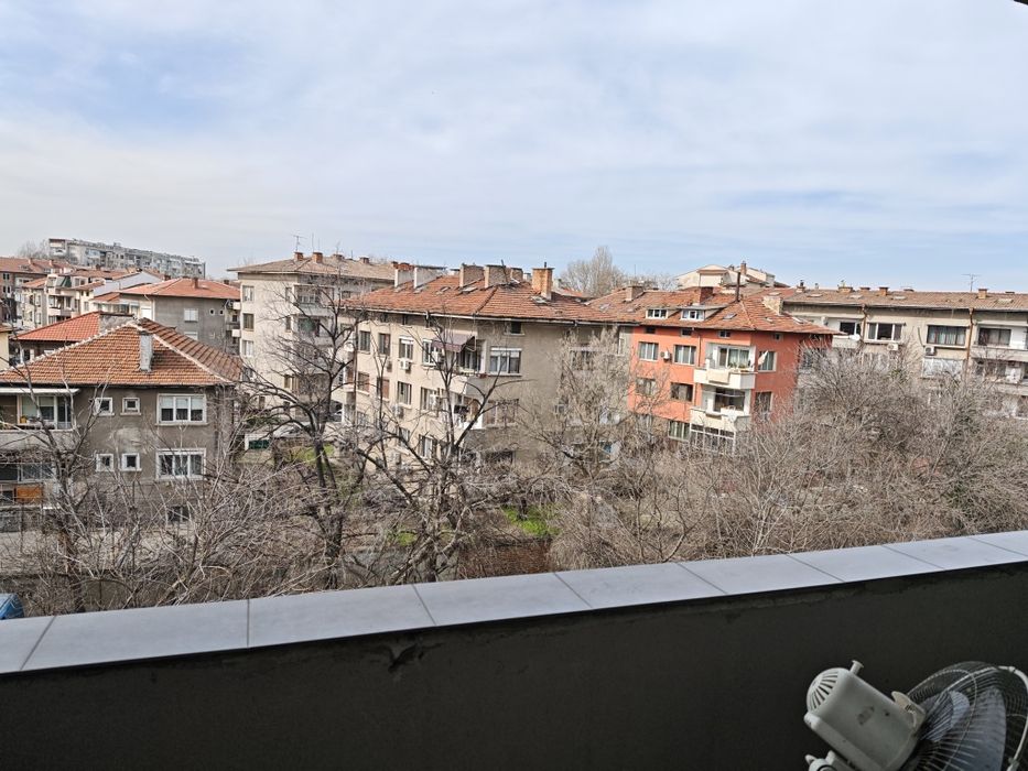 Апартамент, 3Стаен,93 кв.м ,+ изба 20кв.м