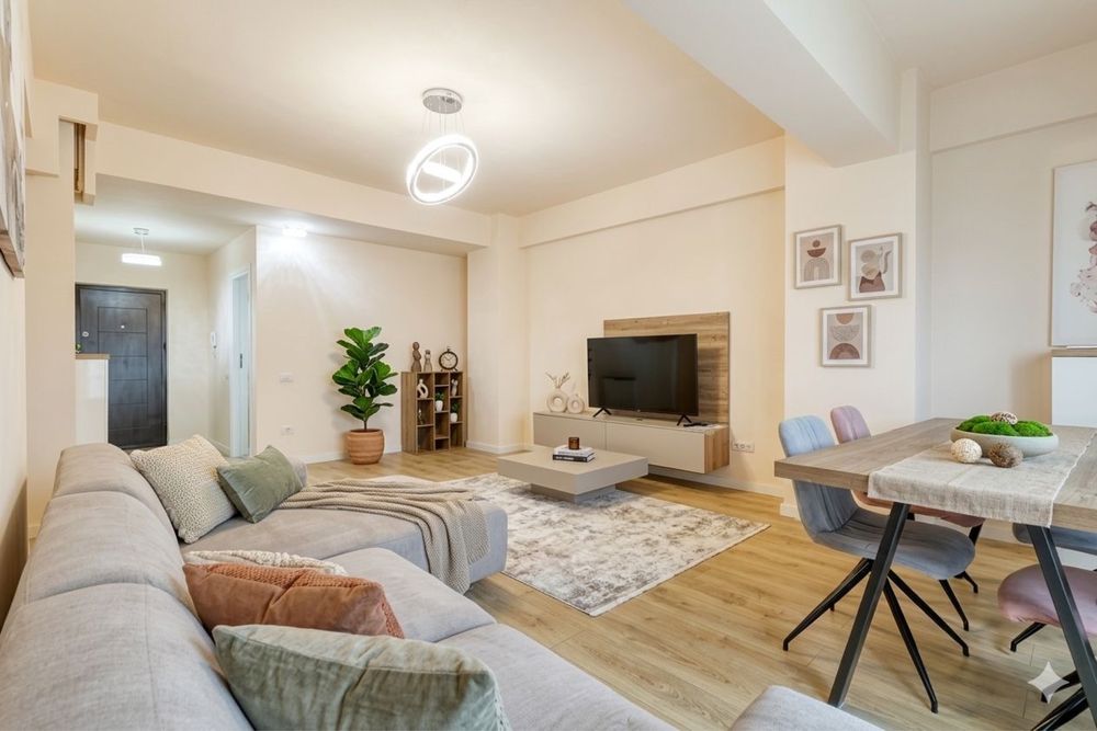 De vanzare apartament 3 camere -
