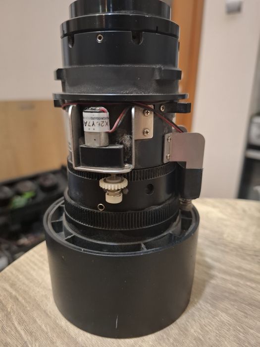 Професионален вариообектив Panasonic ET-DLE100 (1.3-1.8:1) за DLP прое