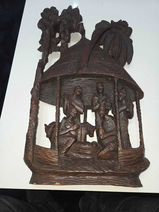 Sculptura vintage africana cu Nasterea Domnului