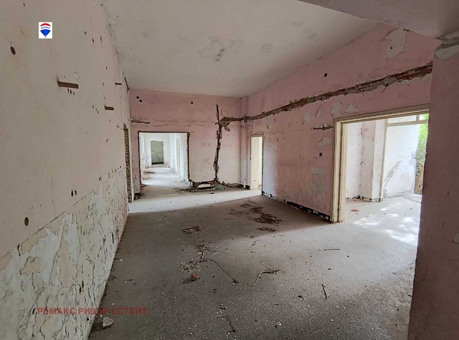 Бизнес имот за продажба в с. Тертер