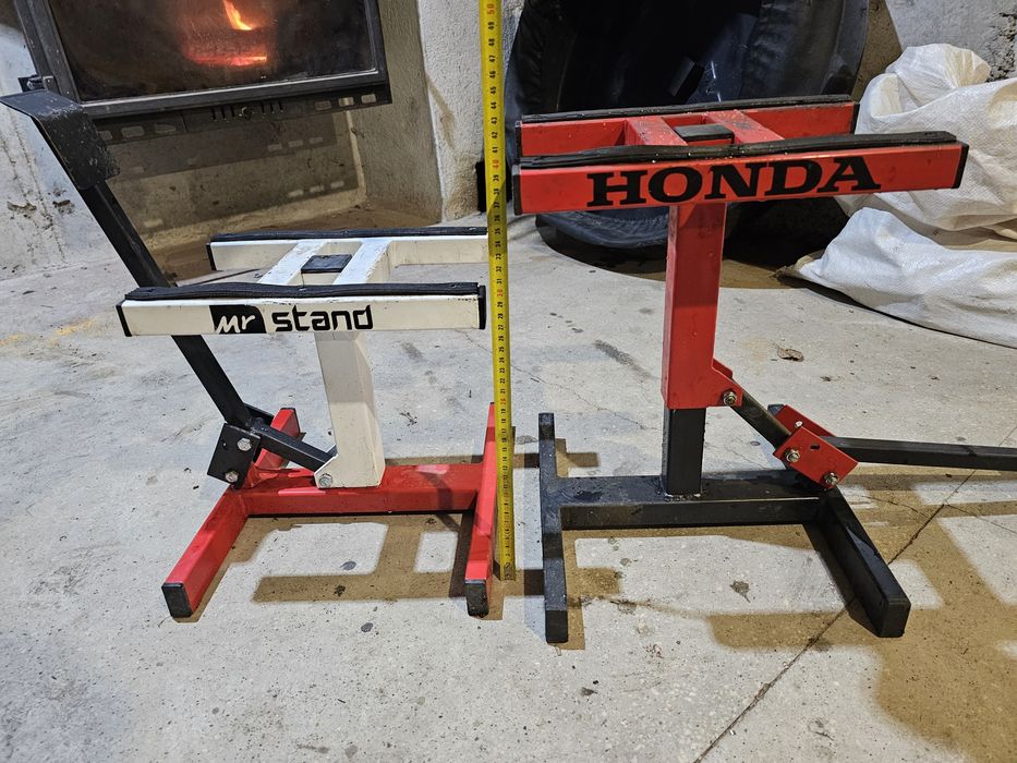 Стойки за кросови мотори