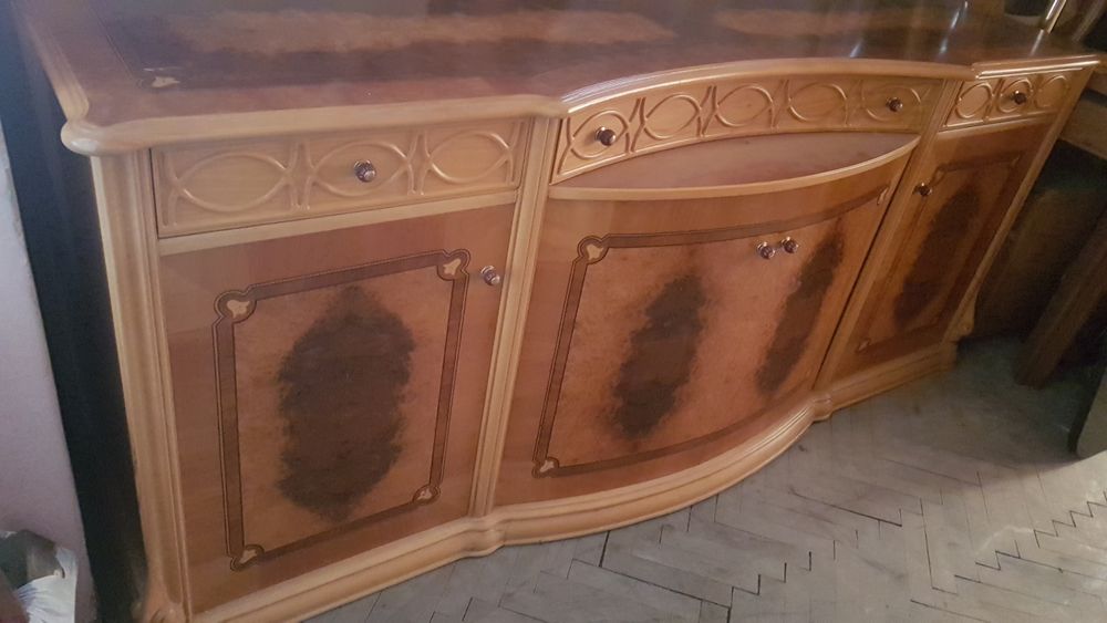 Мебели за хол или трапезария