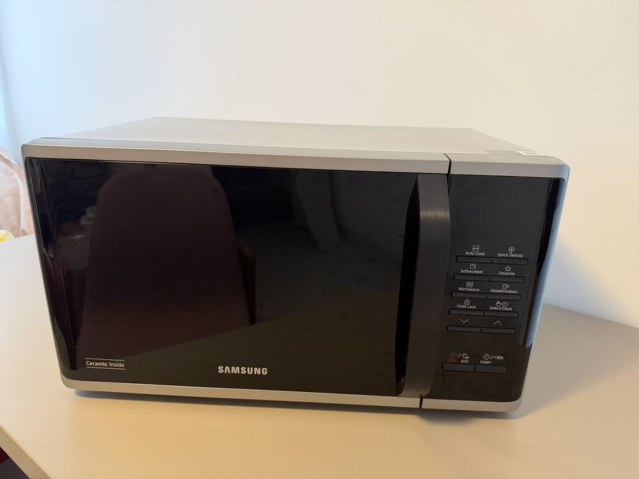 Cuptor cu microunde Samsung MS23K3513AS/OL, 23L, 800W, Argintiu – stare excelentă