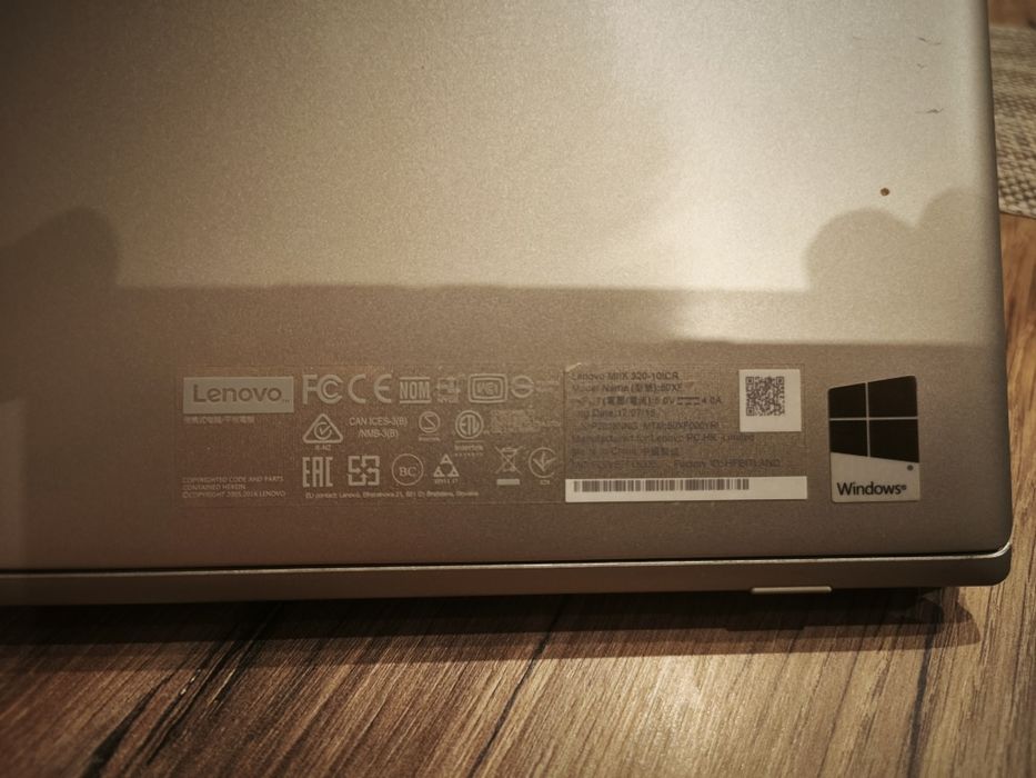 Лаптоп леново компютър lenovo tablet таблет Бланшет