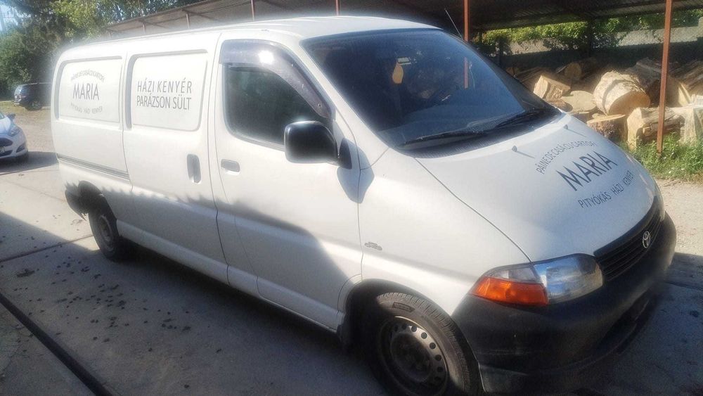 Vand masina Toyota in stare buna