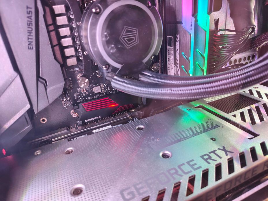 Vând Placa video + Cooler pe lichid