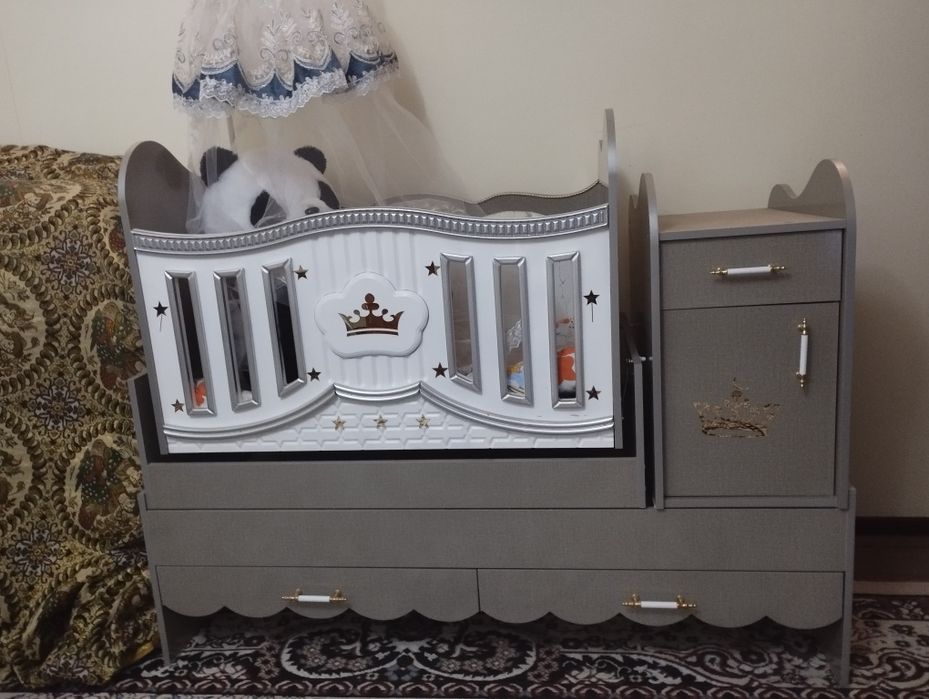 Yangi chaqaloq kravati ishlatilinmagan