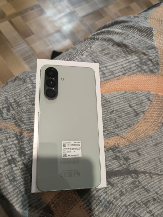 Продам новый телефон Самсунг а56