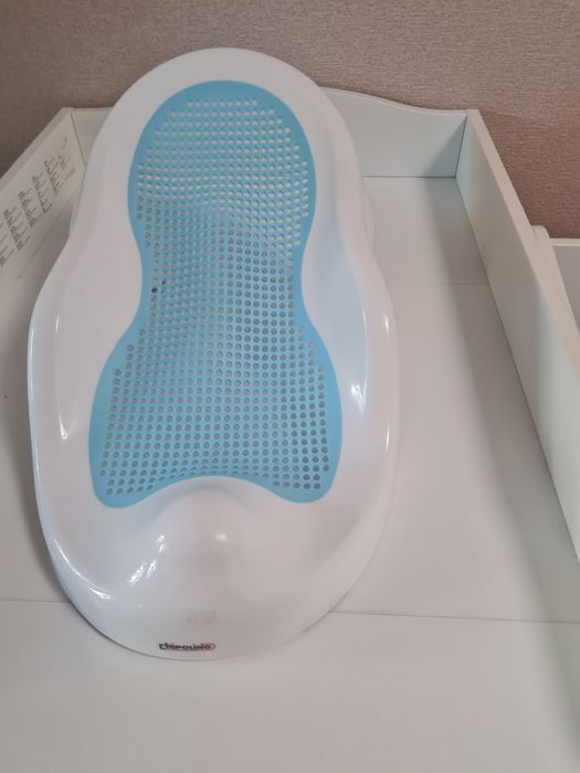 Продавам противоплъзгаща подложка за къпане на бебе, нова, неползвана