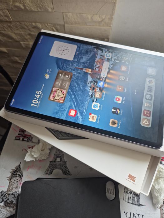 Vând tableta Huawei papermatte edition 11.5 2025