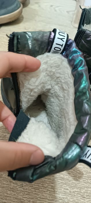 Продам зимние ботинки