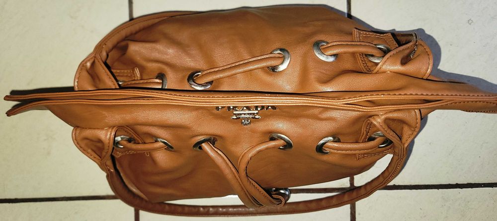Автентична голяма чанта с къси дръжки Prada Milano Dal 1913