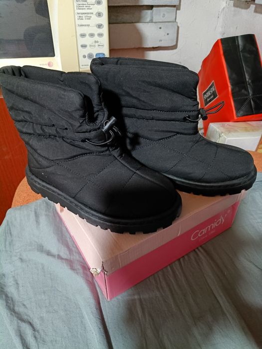 Продам дутики женские зима