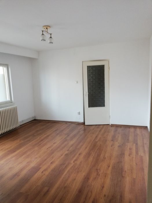 Apartament 3 camere,2 băi,etaj 2,zonă ultracentrala  Deva