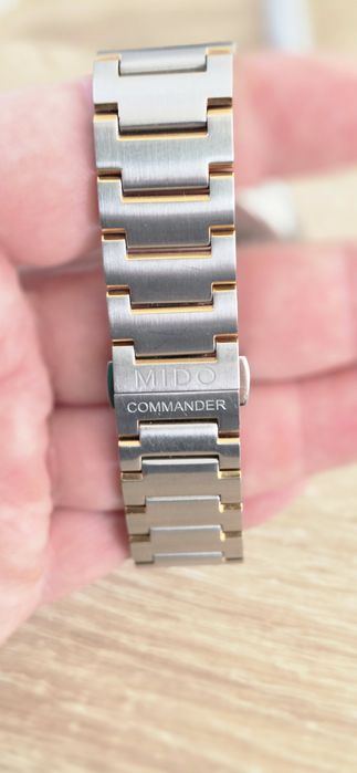 Mido COMNANDER  Big Date Automatic