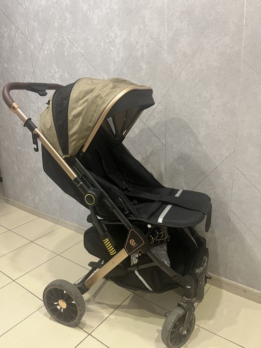 Продам универсальную коляску