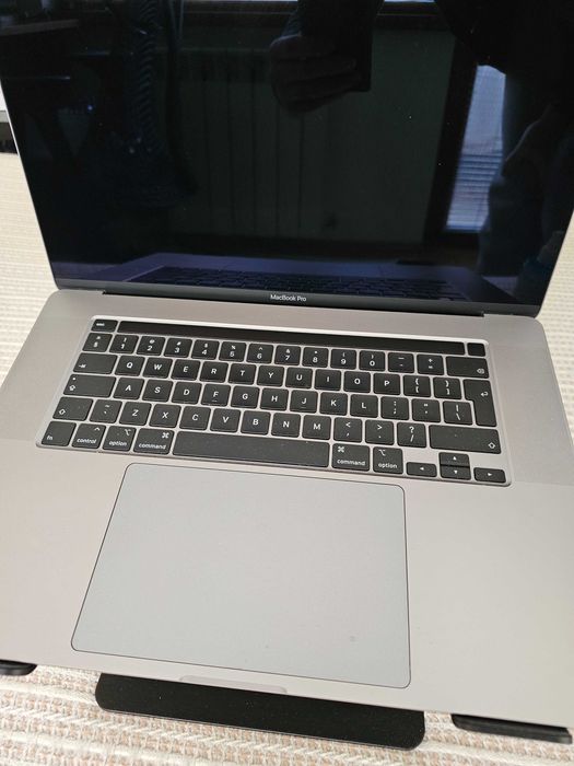 Macbook Pro 16 инча, модел 2019