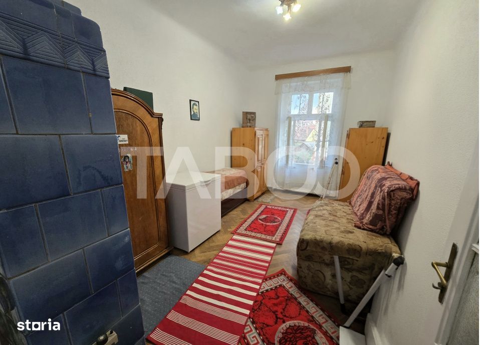 Apartament decomandat 4 camere 130mpu pivnita acces auto Orasul de Jos
