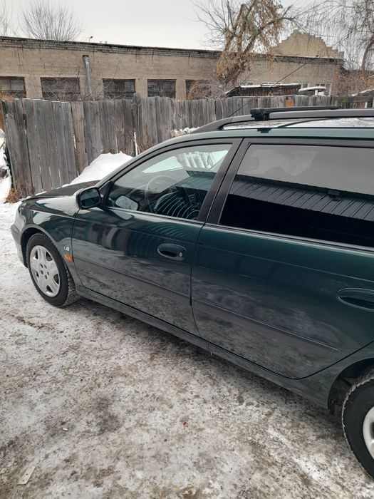 Продам  тайота авенсис 1998 универсал