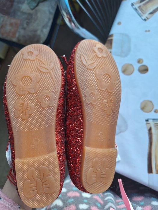 Детски червени пантофки