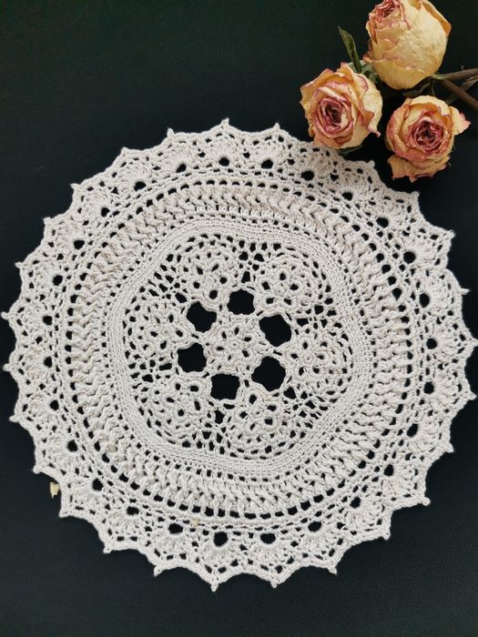 Салфетка ажурная интерьерная